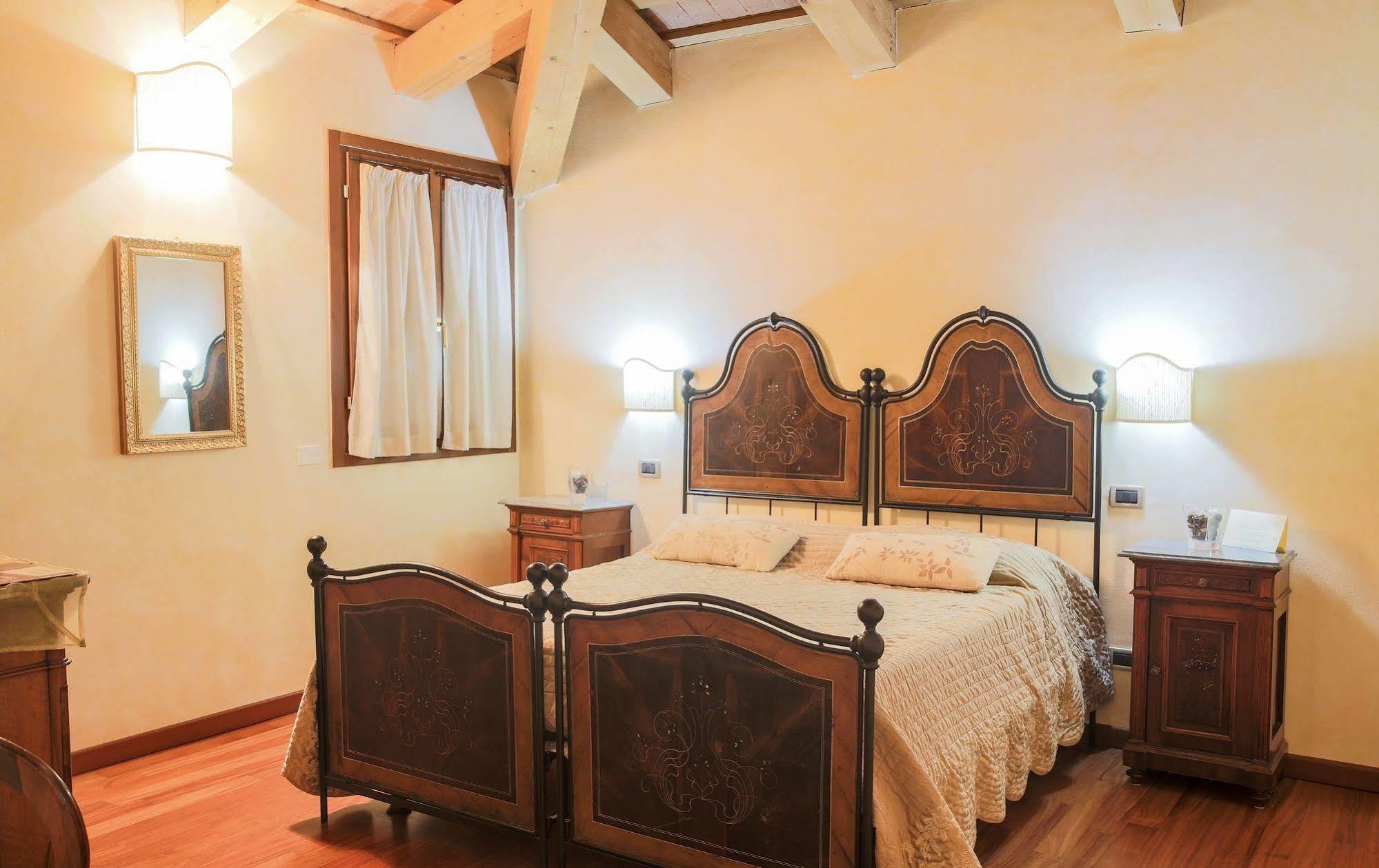 Locanda Il Fagiano Sette Polesini Exteriör bild